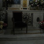 A cadeira onde a Virgem Santíssima conversou com Sta. Catarina